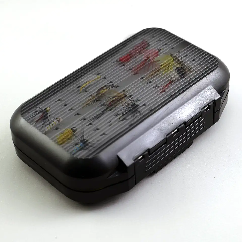 | Waterproof fly box | Send 14 flies | (black)